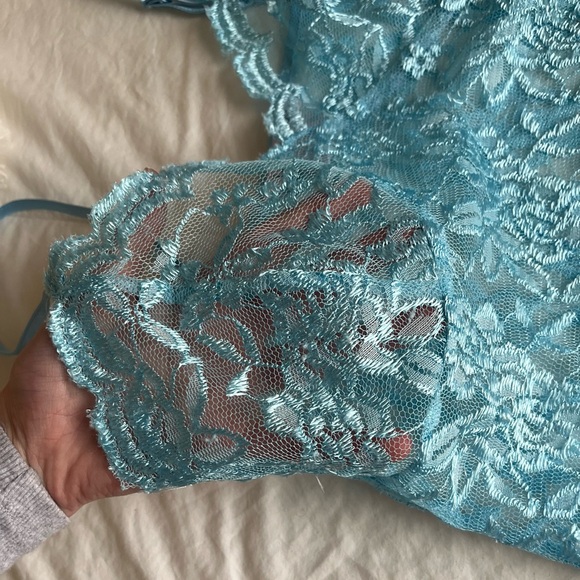 [SOLD] VINTAGE la Vie en Rose floral blue lace slip - Picture 4 of 10